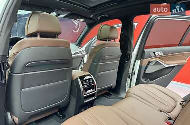 Позашляховик / Кросовер BMW X7 2020 в 