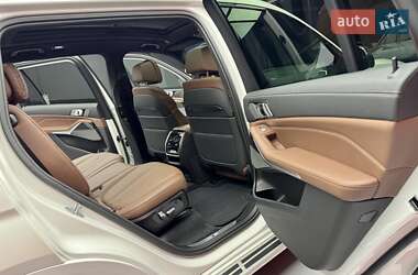 Позашляховик / Кросовер BMW X7 2020 в 