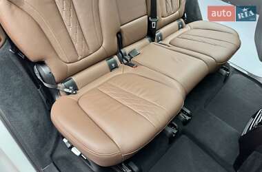Позашляховик / Кросовер BMW X7 2020 в 