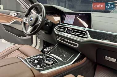 Позашляховик / Кросовер BMW X7 2020 в 