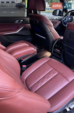 Внедорожник / Кроссовер BMW X7 2022 в 