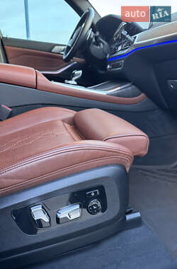 Внедорожник / Кроссовер BMW X7 2022 в 