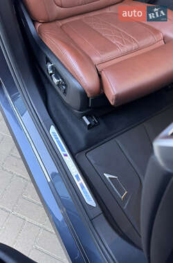 Внедорожник / Кроссовер BMW X7 2022 в 