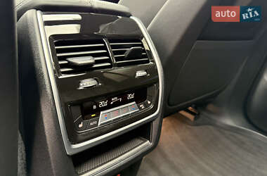 Позашляховик / Кросовер BMW X7 2022 в 
