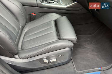 Позашляховик / Кросовер BMW X7 2022 в 