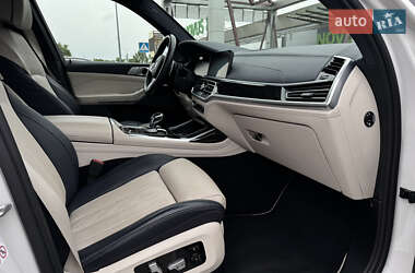 Позашляховик / Кросовер BMW X7 2020 в 