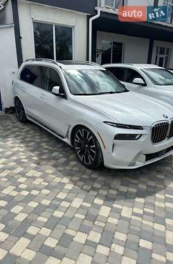 Позашляховик / Кросовер BMW X7 2024 в 