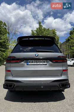 Позашляховик / Кросовер BMW X7 2023 в 