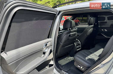 Позашляховик / Кросовер BMW X7 2023 в 
