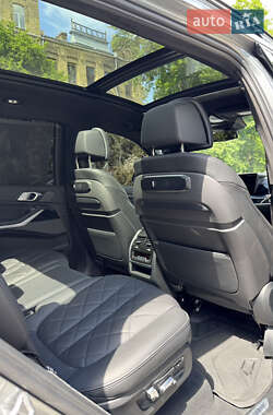 Позашляховик / Кросовер BMW X7 2023 в 