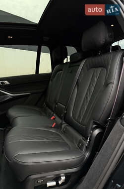 Позашляховик / Кросовер BMW X7 2025 в 