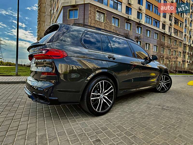 Внедорожник / Кроссовер BMW X7 2021 в Одессе