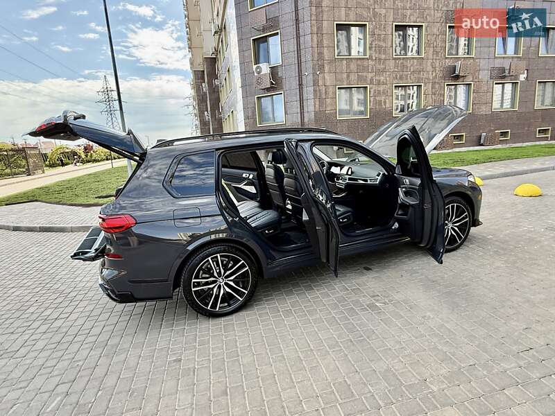Внедорожник / Кроссовер BMW X7 2021 в Одессе
