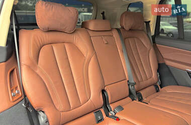 Позашляховик / Кросовер BMW X7 2019 в 