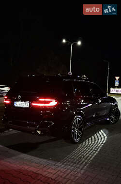 Позашляховик / Кросовер BMW X7 2022 в 