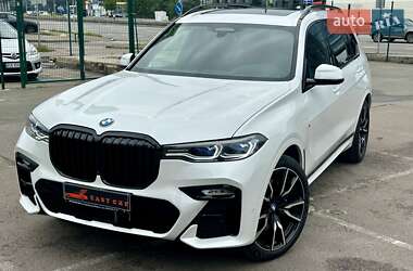 Позашляховик / Кросовер BMW X7 2022 в 