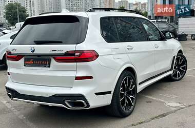 Позашляховик / Кросовер BMW X7 2022 в 