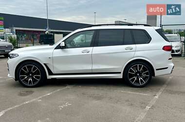 Позашляховик / Кросовер BMW X7 2022 в 