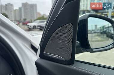 Позашляховик / Кросовер BMW X7 2022 в 