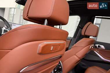 Внедорожник / Кроссовер BMW X7 2023 в 
