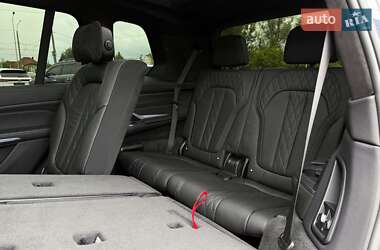 Позашляховик / Кросовер BMW X7 2020 в 
