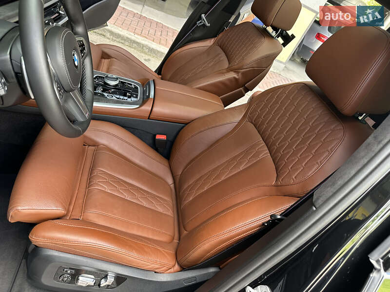 Внедорожник / Кроссовер BMW X7 2024 в Киеве