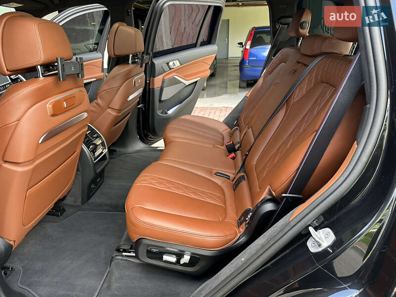 Внедорожник / Кроссовер BMW X7 2024 в Киеве