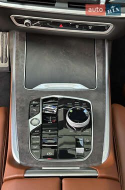 Внедорожник / Кроссовер BMW X7 2024 в 