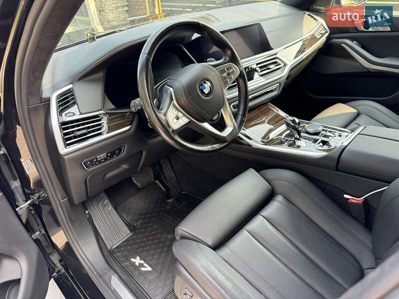 Внедорожник / Кроссовер BMW X7 2019 в Луцке
