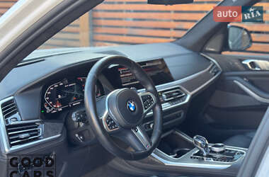 Позашляховик / Кросовер BMW X7 2022 в 