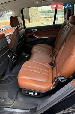 Внедорожник / Кроссовер BMW X7 2019 в 
