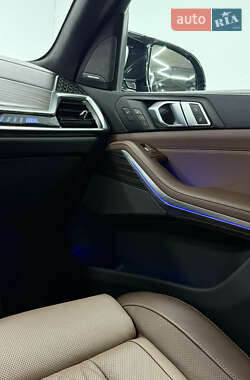 Внедорожник / Кроссовер BMW X7 2024 в 