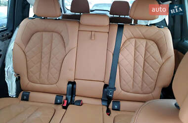 Внедорожник / Кроссовер BMW X7 2024 в 