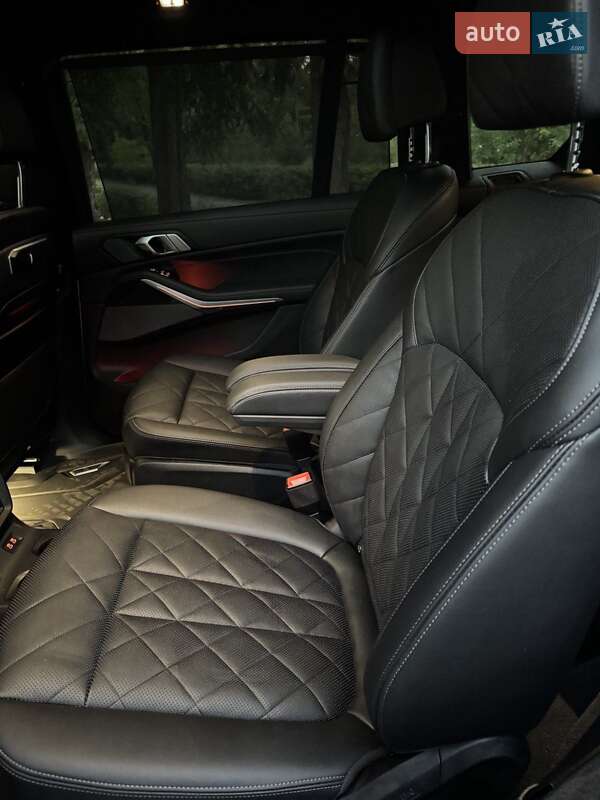 Внедорожник / Кроссовер BMW X7 2023 в Кривом Роге