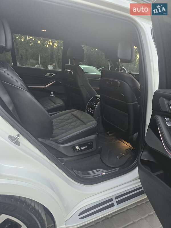 Внедорожник / Кроссовер BMW X7 2023 в Кривом Роге