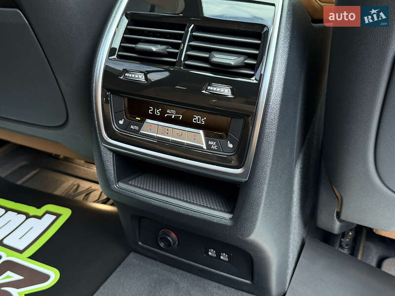 Внедорожник / Кроссовер BMW X7 2022 в Киеве