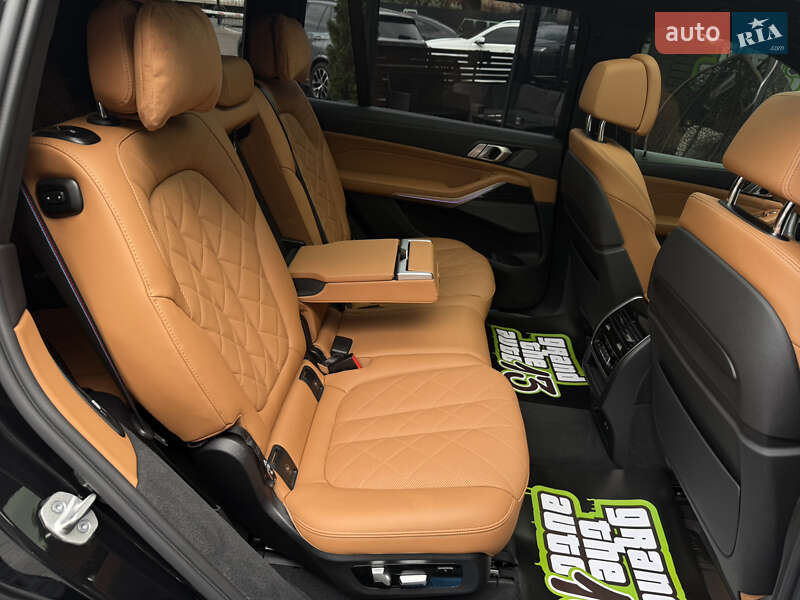 Внедорожник / Кроссовер BMW X7 2022 в Киеве