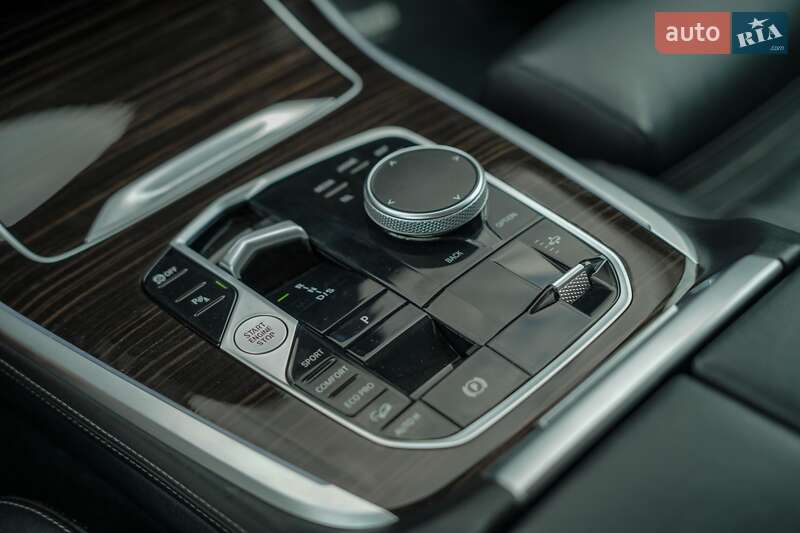 Позашляховик / Кросовер BMW X7 2022 в Чернівцях