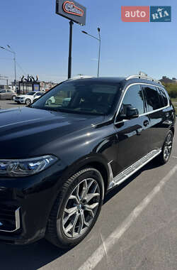 Внедорожник / Кроссовер BMW X7 2021 в 