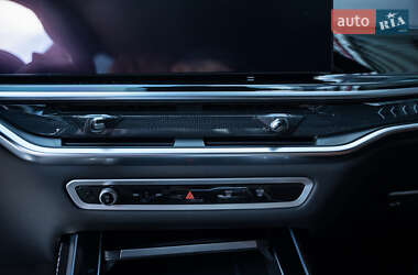 Внедорожник / Кроссовер BMW X7 2023 в 