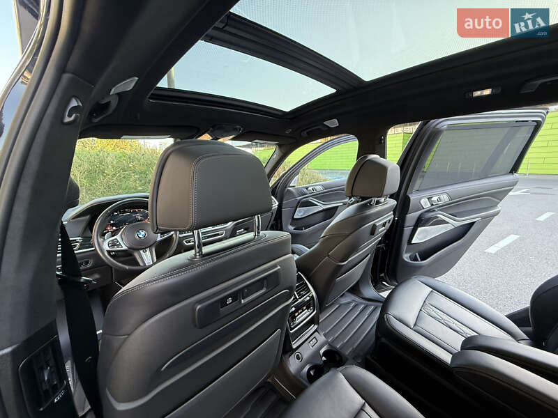 Внедорожник / Кроссовер BMW X7 2021 в Киеве