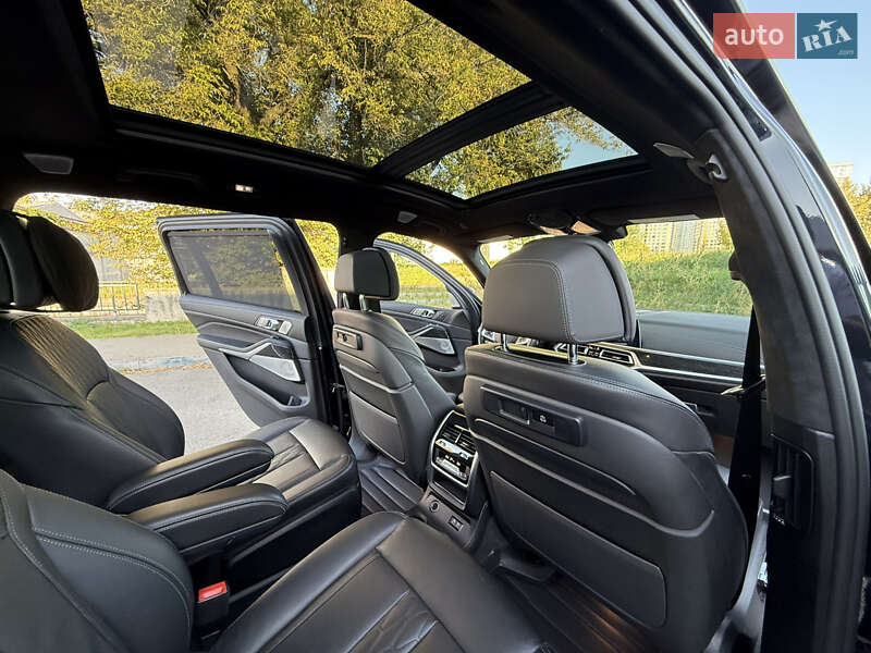 Внедорожник / Кроссовер BMW X7 2021 в Киеве