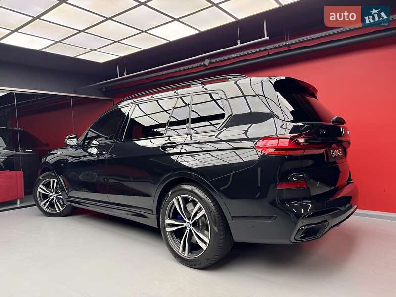 Позашляховик / Кросовер BMW X7 2021 в Києві