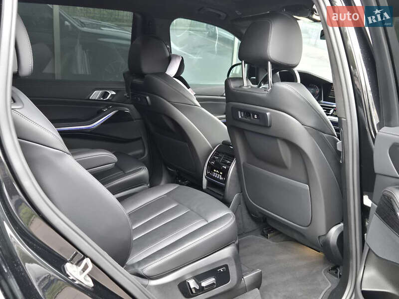 Внедорожник / Кроссовер BMW X7 2022 в Киеве