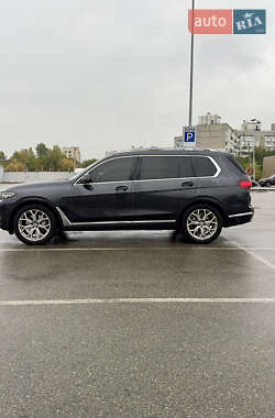 Внедорожник / Кроссовер BMW X7 2021 в 