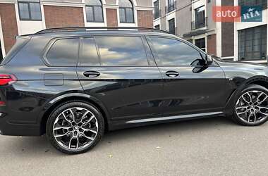 Внедорожник / Кроссовер BMW X7 2023 в 