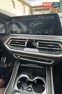 Внедорожник / Кроссовер BMW X7 2021 в 