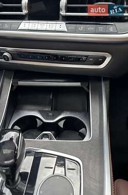 Внедорожник / Кроссовер BMW X7 2021 в 