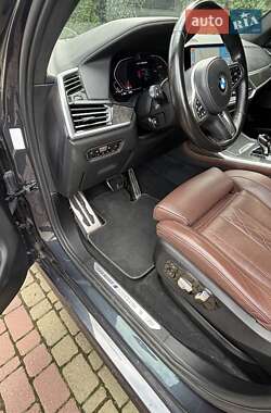 Внедорожник / Кроссовер BMW X7 2021 в 