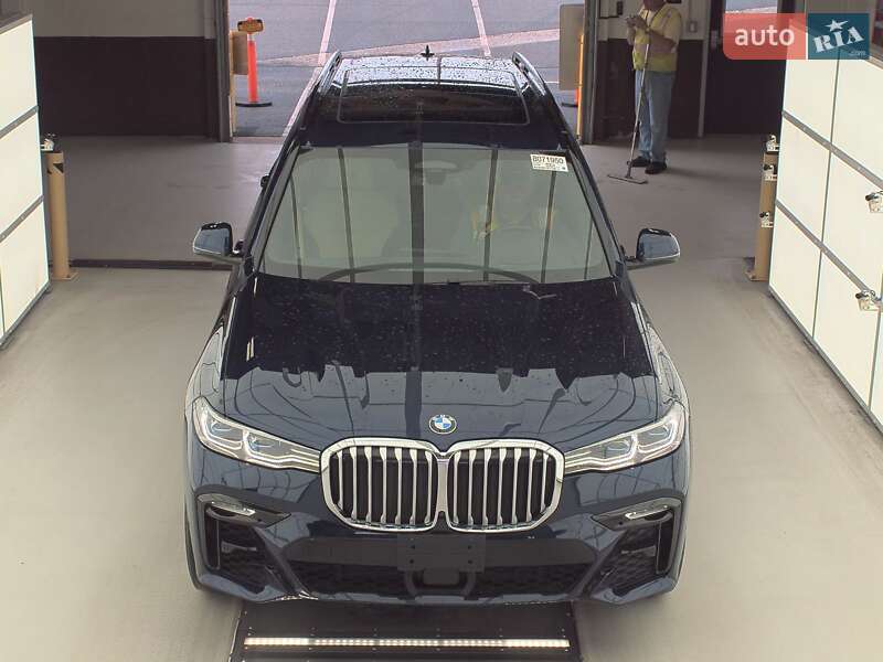 Позашляховик / Кросовер BMW X7 2021 в Києві
